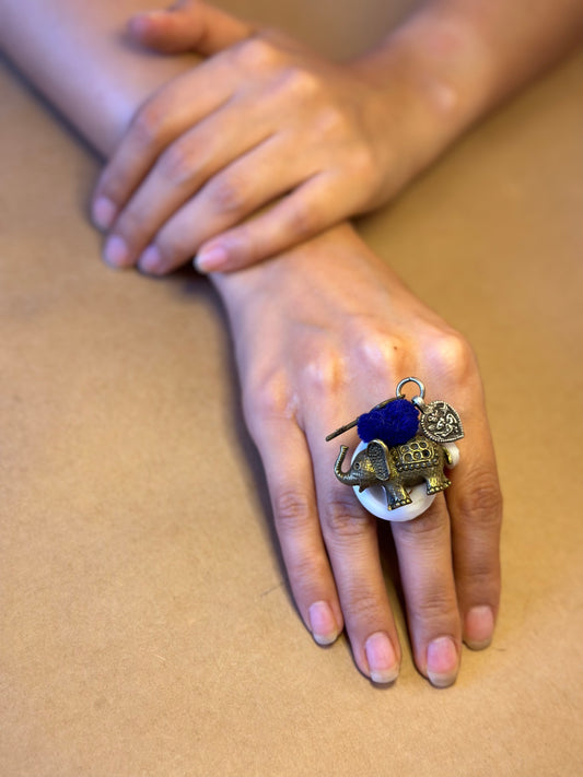 Silver motif elephant ring