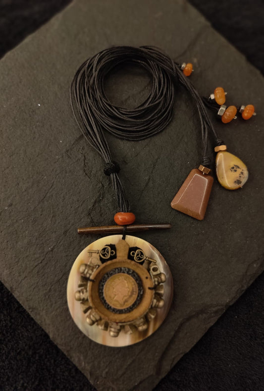 Disc necklace