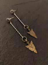 Load image into Gallery viewer, Arrow earring
