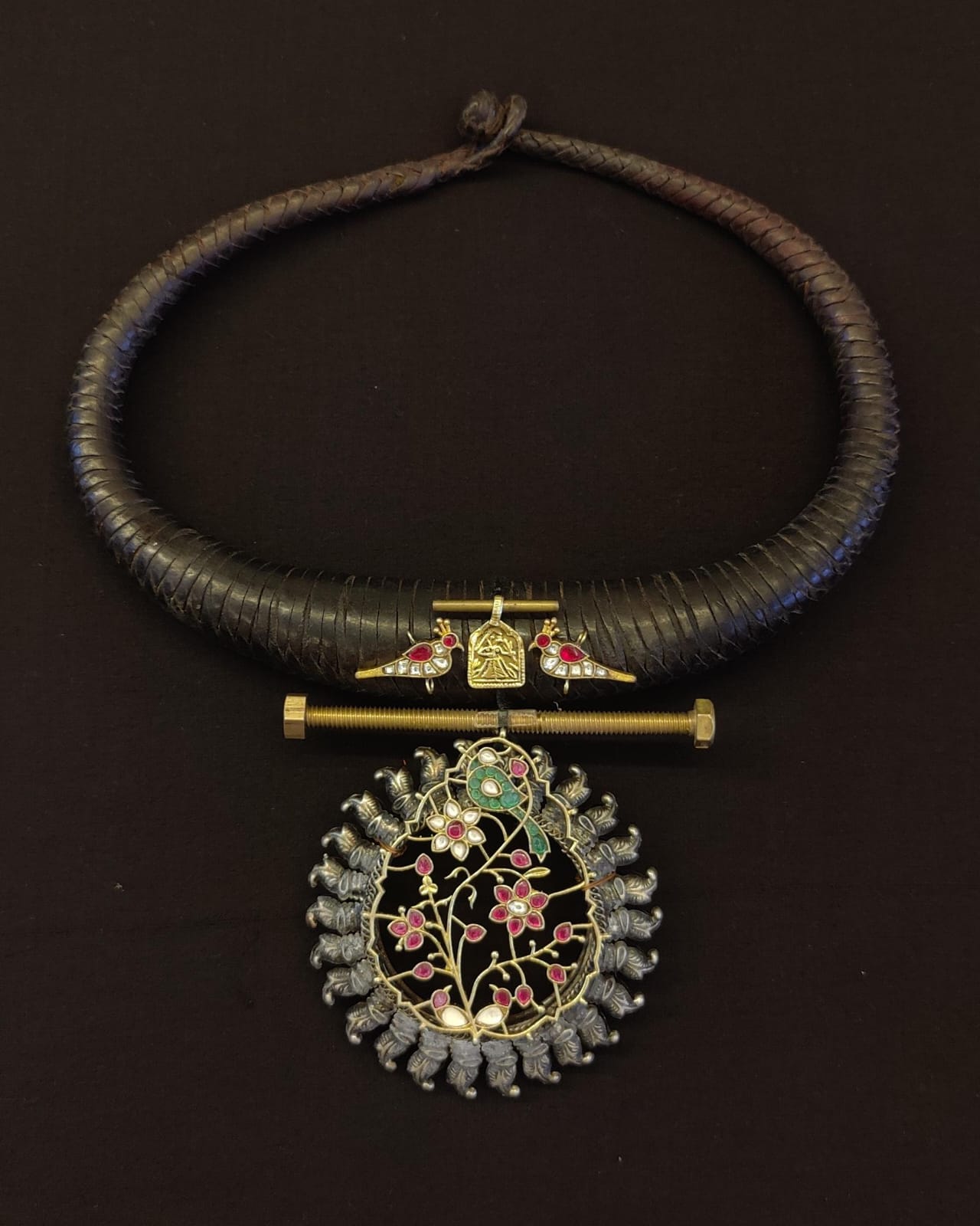 Brass motif hasdi