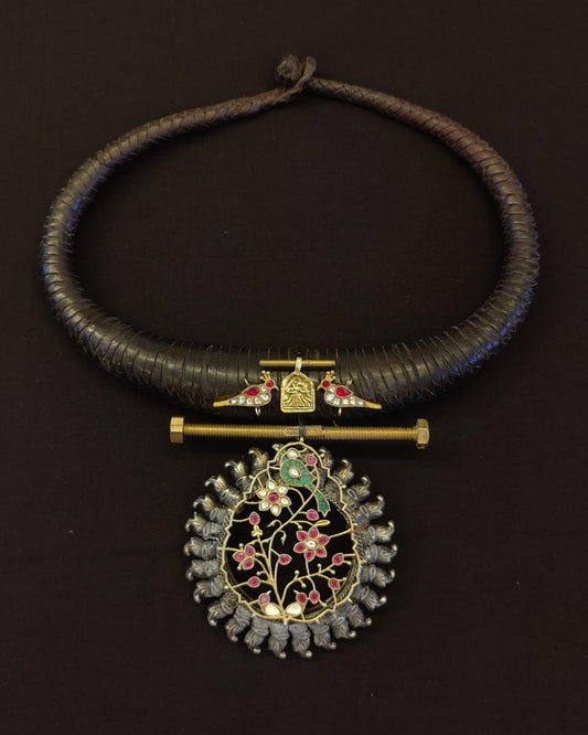 Brass motif hasdi