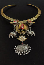 Load image into Gallery viewer, Divine Flight Choker
