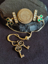 Load image into Gallery viewer, Kundan coin bracelets
