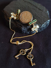 Load image into Gallery viewer, Kundan coin bracelets
