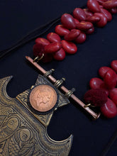 Load image into Gallery viewer, Antique Brass Fan Necklace

