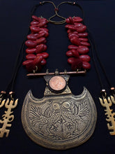 Load image into Gallery viewer, Antique Brass Fan Necklace

