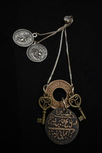 Load image into Gallery viewer, Kundan coin bracelets
