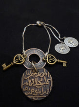 Load image into Gallery viewer, Kundan coin bracelets
