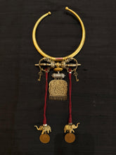 Load image into Gallery viewer, Antique Vajra Comb Hasdi
