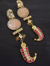 Load image into Gallery viewer, Brass earrings
